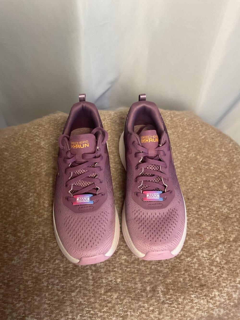 Skechers Go Run Max Cushioning Women’s Size 8 Purple Running Shoes Goga Mat NWT - Picture 2 of 8